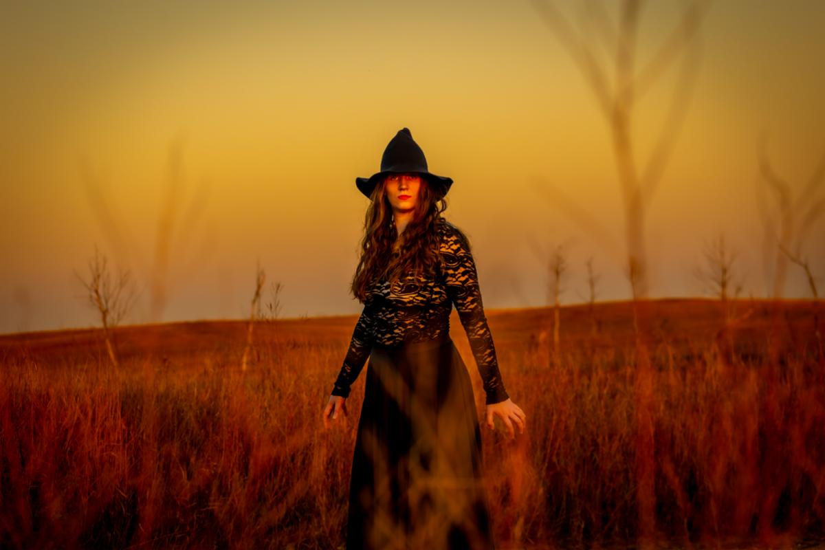 Plain Witch height=