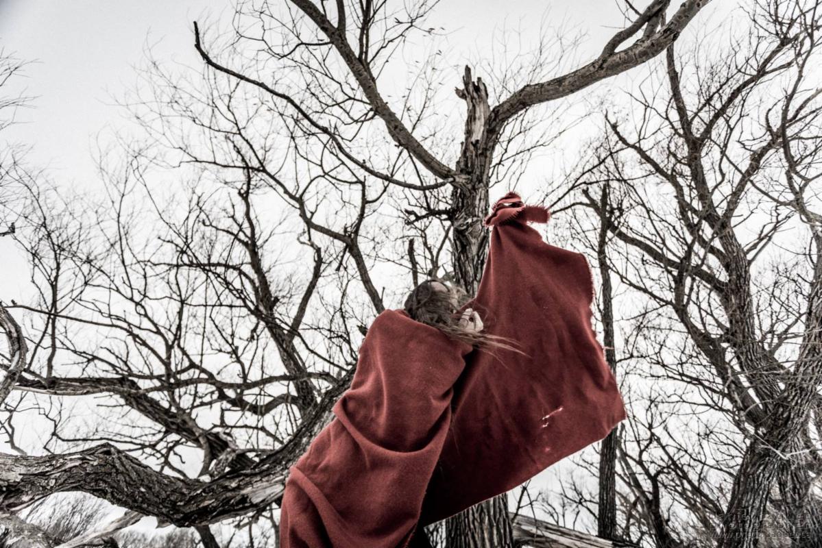 Red Blanket height=